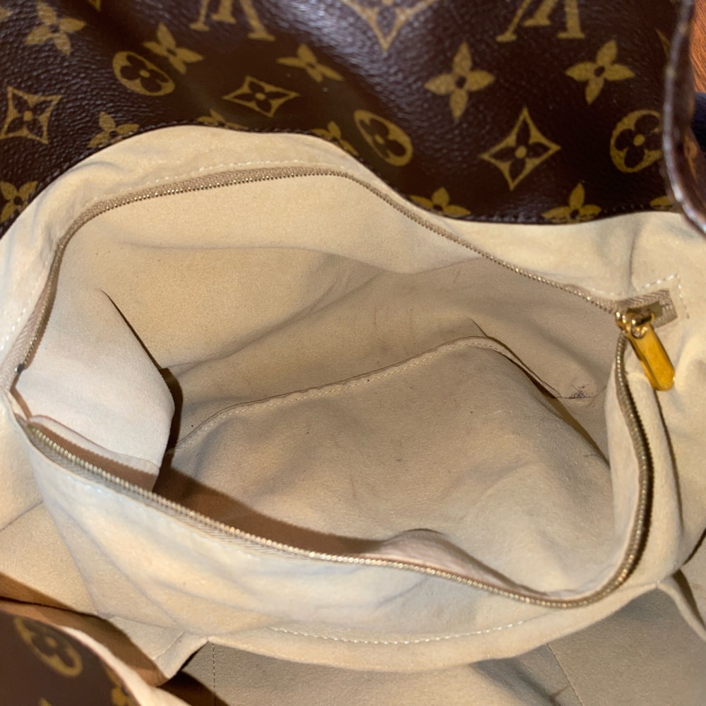 Authentic Louis Vuitton Artsy GM Tote **retired bag** - Picture 10 of 11